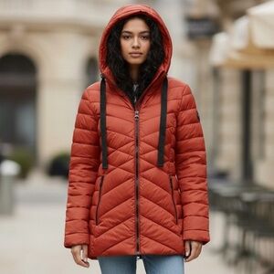 (NWT) Madden Girl Women's Hooded Packable Puffer Jacket in Terracotta, Small
